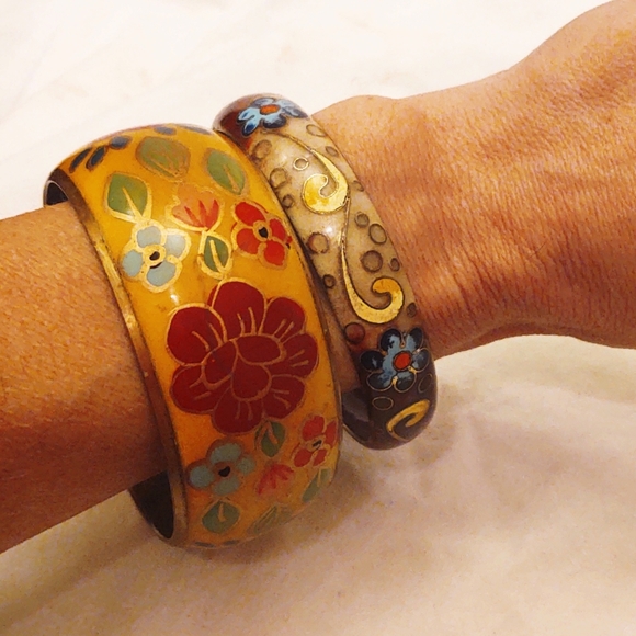 Vintage Hand-Painted Asian Flower Bracelet - Picture 6 of 6